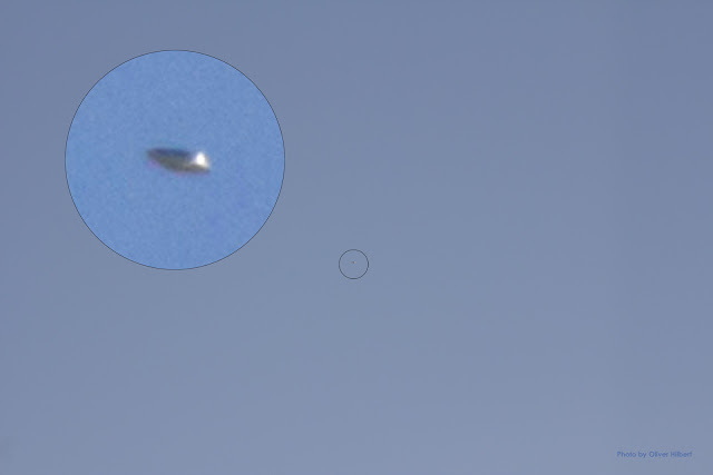 UFO photographed over Auckland New Zealand 31st August 2012