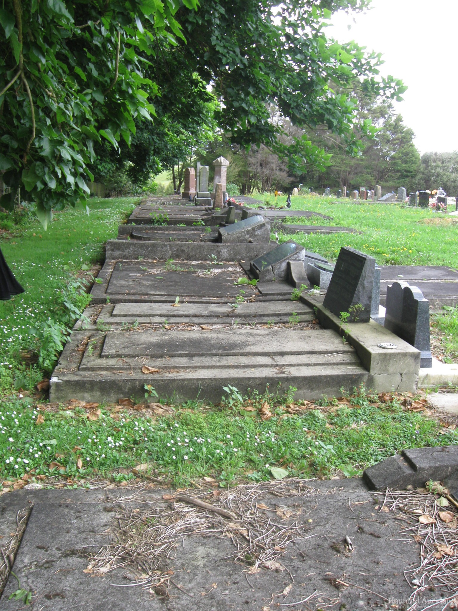 Miranda Cemetery – Miranda Road, Mangatawhiri.